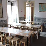 Wot New Lisbon Social Hostel *