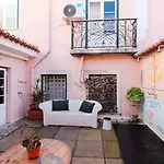 Wot New Lisbon Social Hostel
