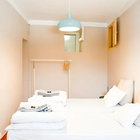 Wot New Lisbon Hostel *