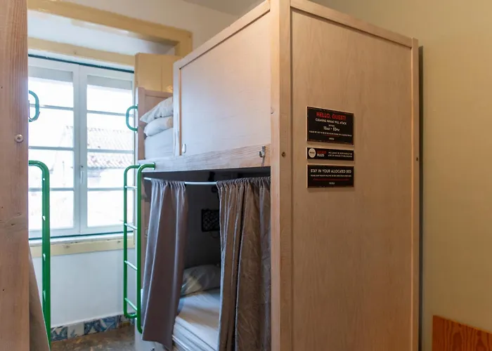 Auberge de jeunesse Wot New Social