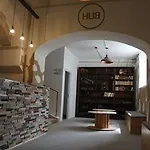 Hostel Wot New Social *